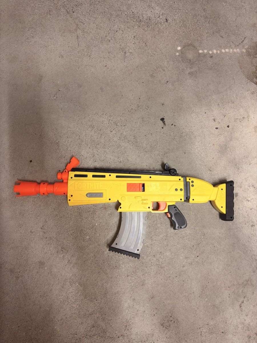 Nerf Giocattoli: Nerf Fortnite Scar AR-L – Usato da Bremgarten AG venduto da Dbar31 1