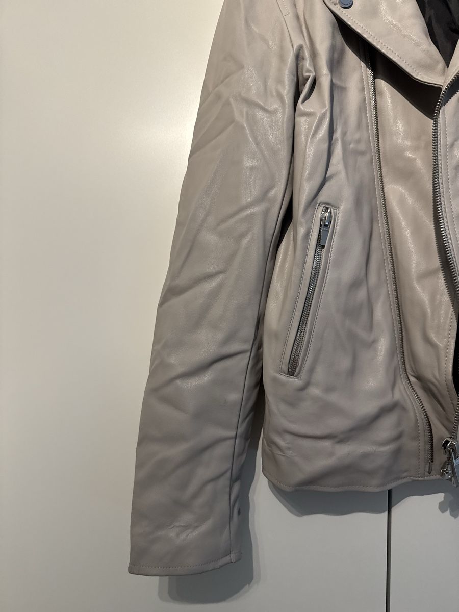 Zara Jacken: Kunstleder-Jacke grau Grösse M gebraucht – Gebraucht aus Allschwil von ana_87pj 1