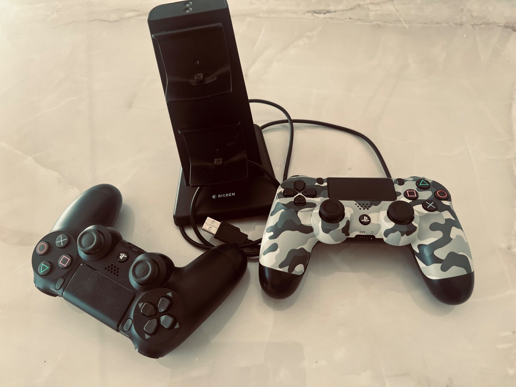 Sony Controller: Pack 2 Stk. PS4 Controllern – Usato da Zürich venduto da T.E.B 1