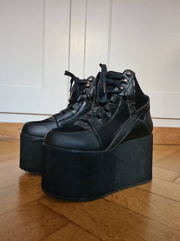Scarpe da donna: YRU Plattform Sneakers 38 – Usato da Bern venduto da nad_vgh9