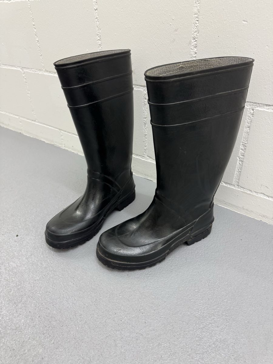Scarpe da uomo: Gummistiefel Schwarz Gr. 40 – Usato da Unterseen venduto da mma_xj6w