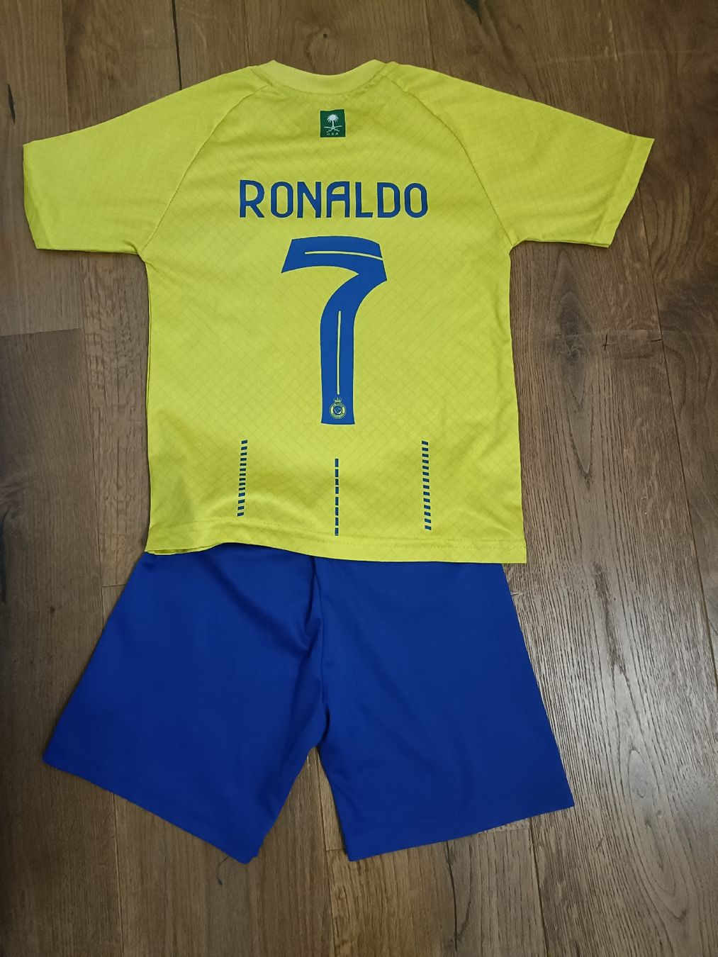 Scarpe, pantaloni & magliette da ginnastica: Fussballtrikot Kinder – Usato da Bachs venduto da NBAJames 1