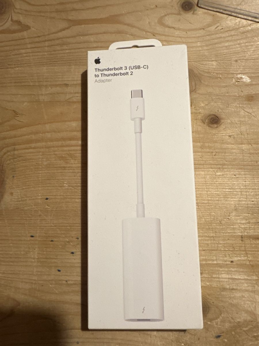 Apple Unità & Adattatore: Thunderbolt 3 USB-C – Usato da Zuerich venduto da Christina.h