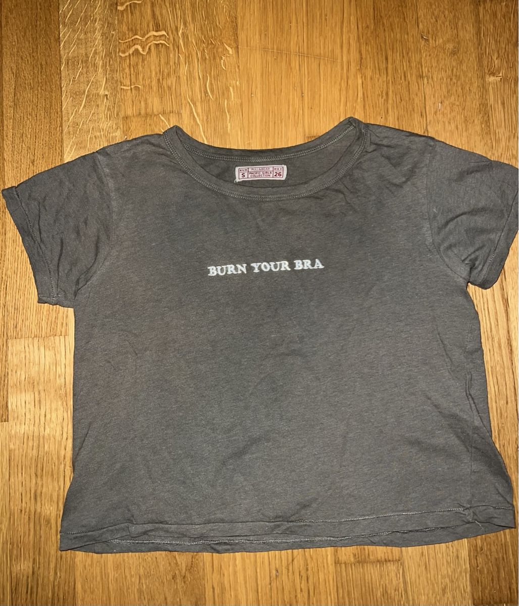 Pull&Bear T-shirt: Cooles T-Shirt "Burn Your Bra" Gr. S – Usato da Schaffhausen venduto da tin_j7t6