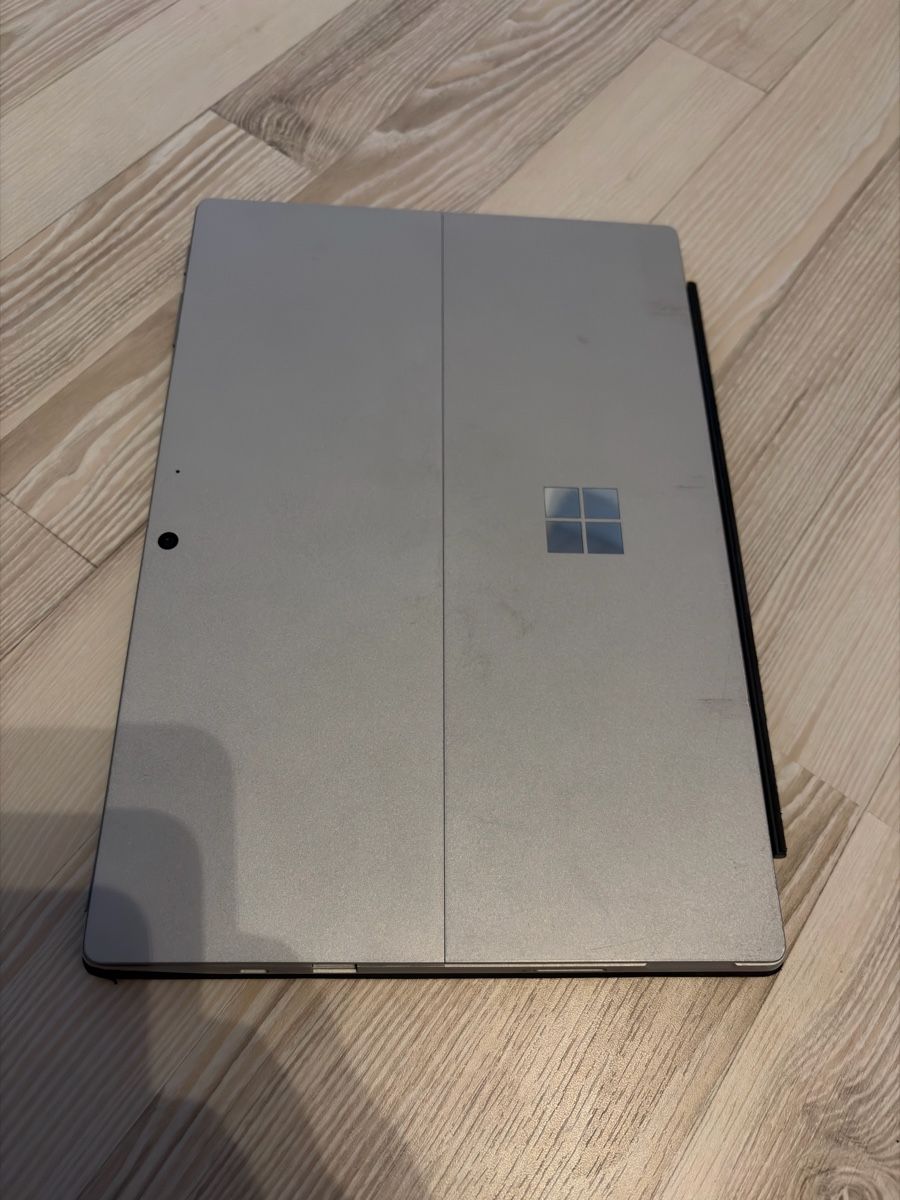 Microsoft Tablet PC: Microsoft Surface Pro 7, i7, 16GB RAM, Bildschirm defekt – Difettoso da Bünzen venduto da Cozmo82 2