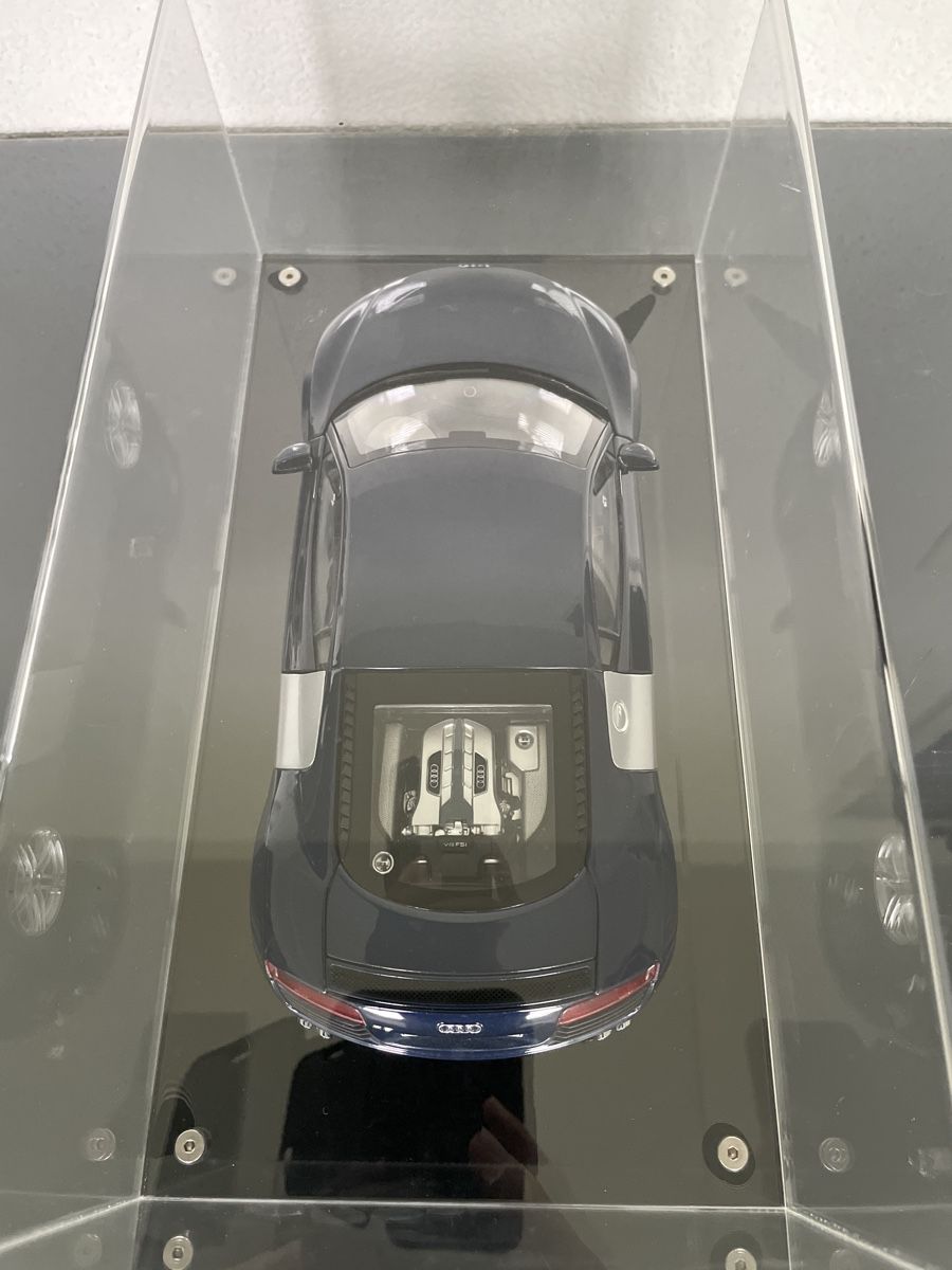 Audi Modellini d'auto: Audi R8 Modellauto mit Vitrine 1:18 – Usato da Unterkulm venduto da son_fcs2 4