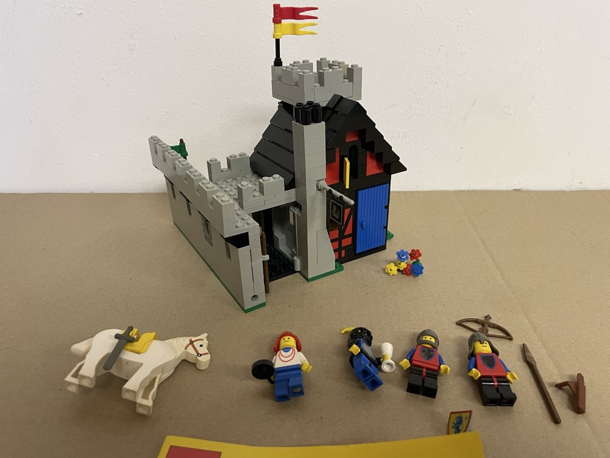 Lego Spielzeuge: Lego Ritter Burg Schloss 10000 – Gebraucht aus Möriken AG von Peka01