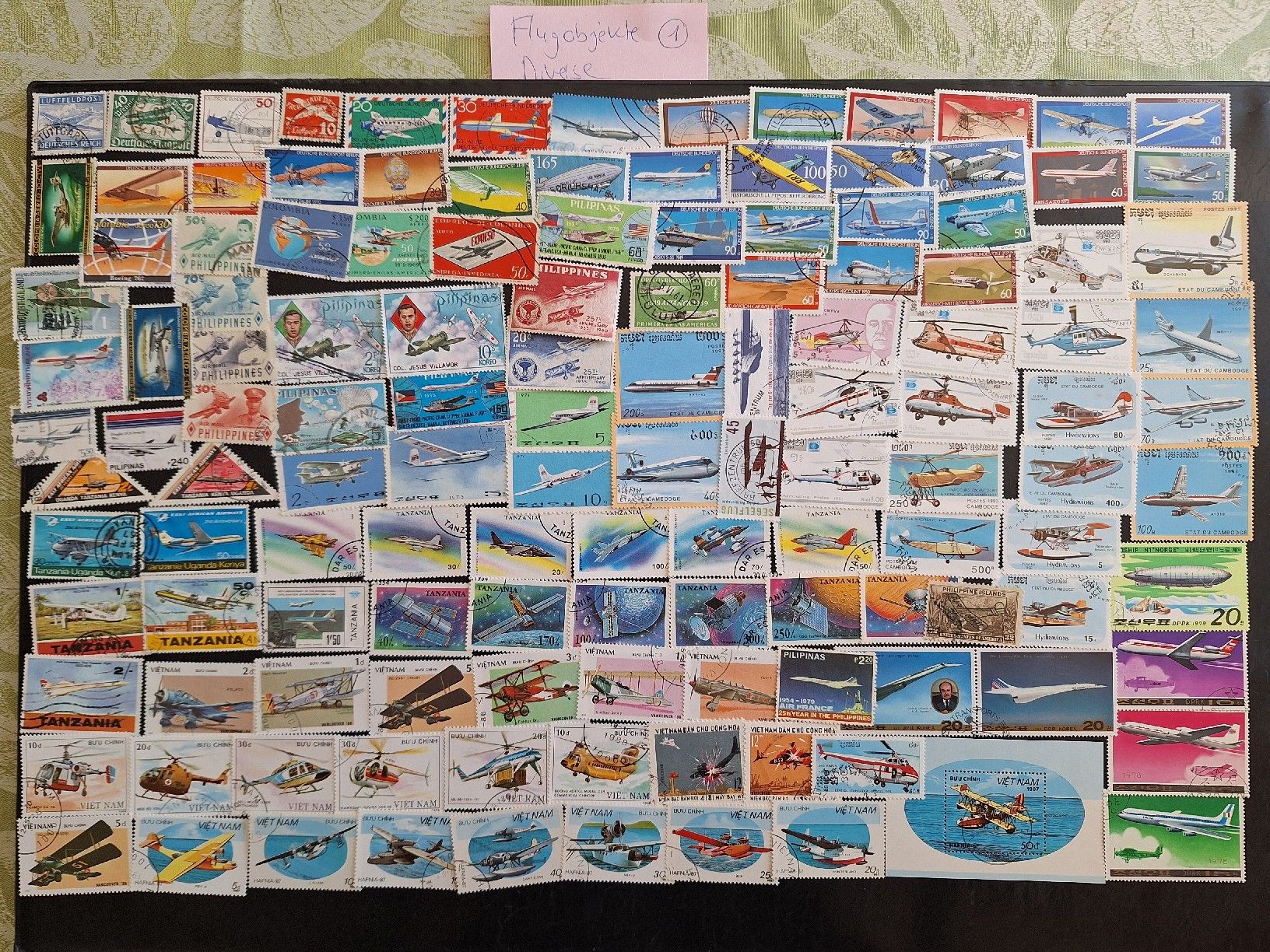 Tutti i francobolli: Diverse grosse Flugobjekte und Flugzeuge Sammlung – Usato da Genolier venduto da Antoine30