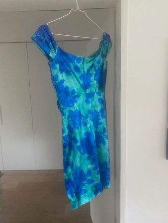 Kleid GUESS blau gün geblueumt grösse XS neuwertig