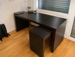 Schreibtisch