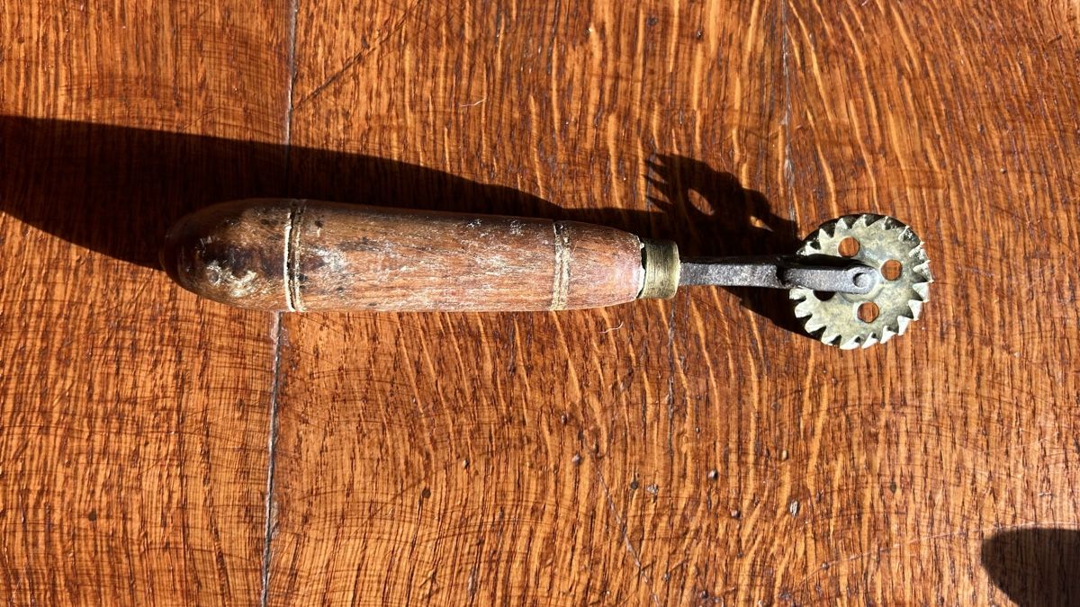 Elettrodomestici da cucina: Antikes Küchengerät Teigschneider Rädchen Sammlung – Usato da Riedholz venduto da Frettchen63 1