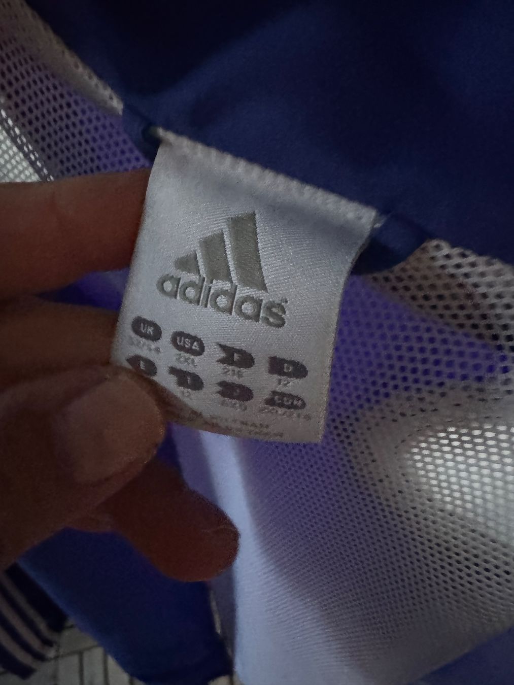 Adidas Giacche: Adidas Jacke Fifa Jacke – Usato da Ipsach venduto da Besos 4