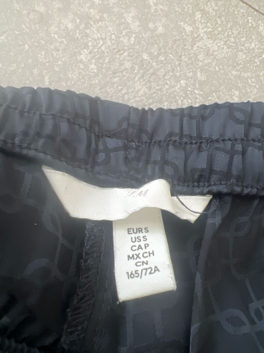 H&M Pantaloni: Hose – Usato da Bottmingen venduto da ale3829 1