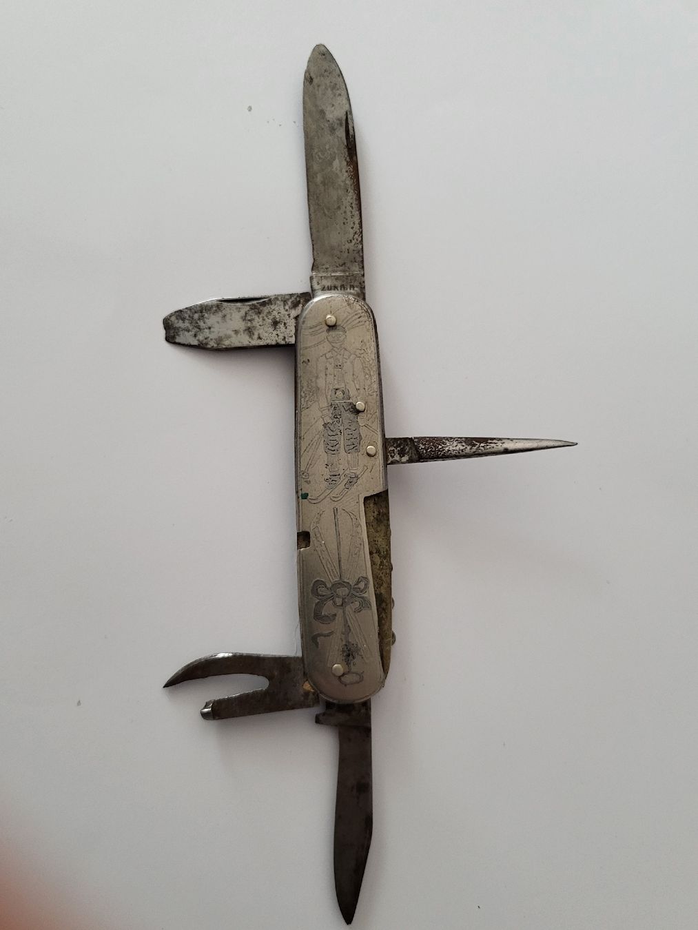Victorinox Couteaux de poche: Taschenmesser mit Metalschale  Klinge, Zurich, – D'occasion à nunningen par mic_88k2 3