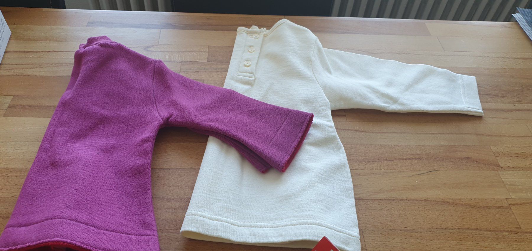 Maglioni & Felpe: 2 Neue Pullover Gr 80-98 – Nuovo e nell'imballaggio originale da Pfaffhausen venduto da mai2002