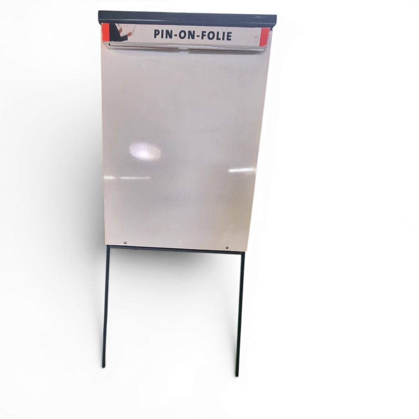 Ladenausstattungen & Messebau: Flipchart Ständer weiss mit Pin-On-Folie  – Gebraucht aus Zürich von Pinogaudio 2