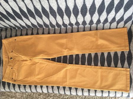 Jeans jaune velours côtelé neuf T.36 (jeans: 27)