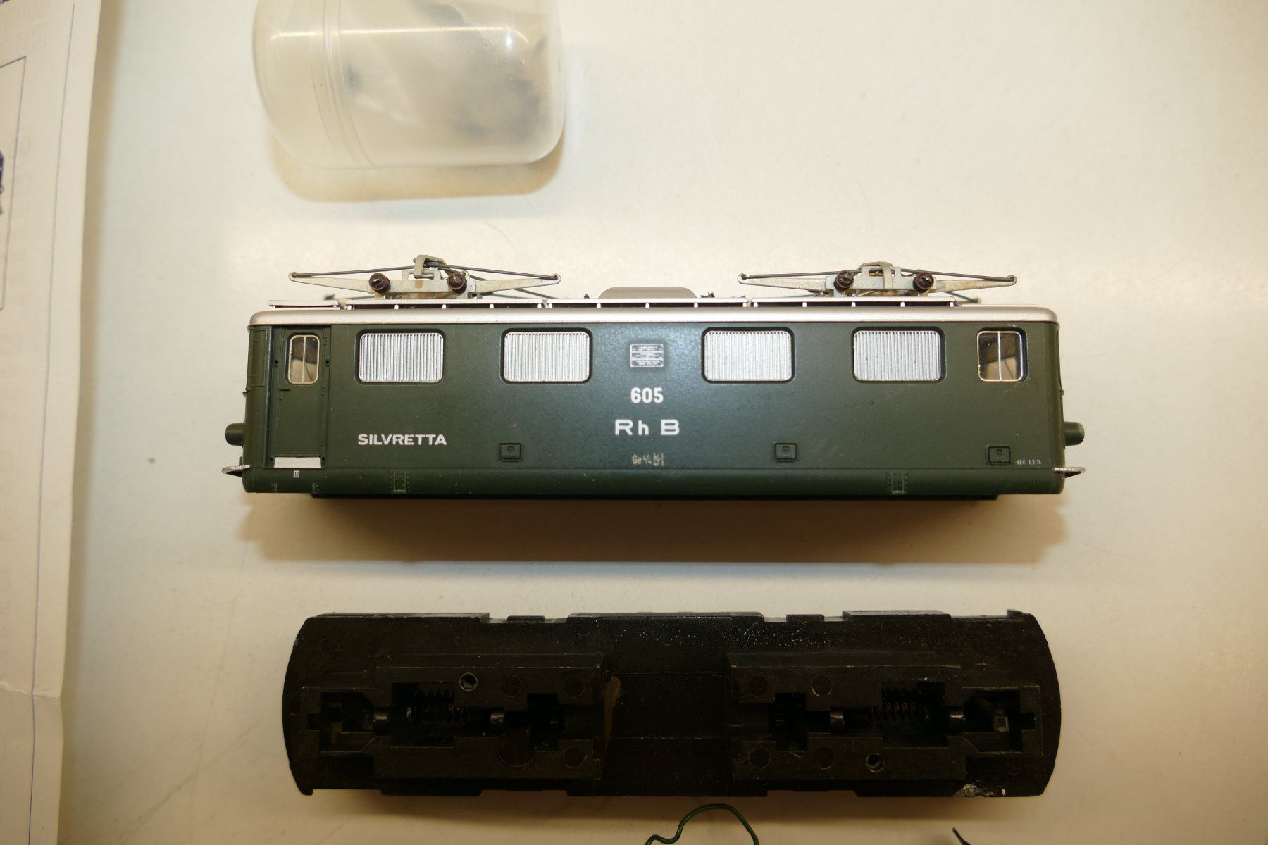 Bemo Modellini di ferrovie: Bemo H0m: RhB Elektrolok Silvreta mit Umbau Set – Difettoso da Niederhasli venduto da rail-duerst 3