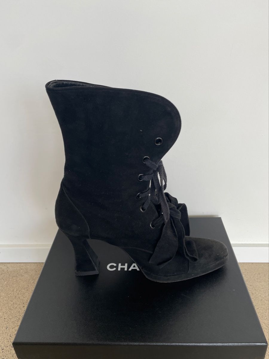 Chanel Damenschuhe: Chanel vintage Runway Boots – Gebraucht aus Stäfa von Nicole093 5