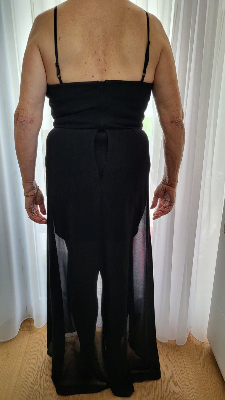 Kleider: Sommerliches, elegantes, schwarzes Abendkleid, Gr. M – Gebraucht aus Trin Mulin von jerb 1
