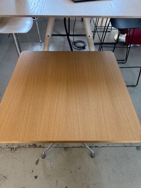 Vitra Tavoli: Vitra Eames Contract Table – Usato da Zollikofen venduto da OberliAG 2