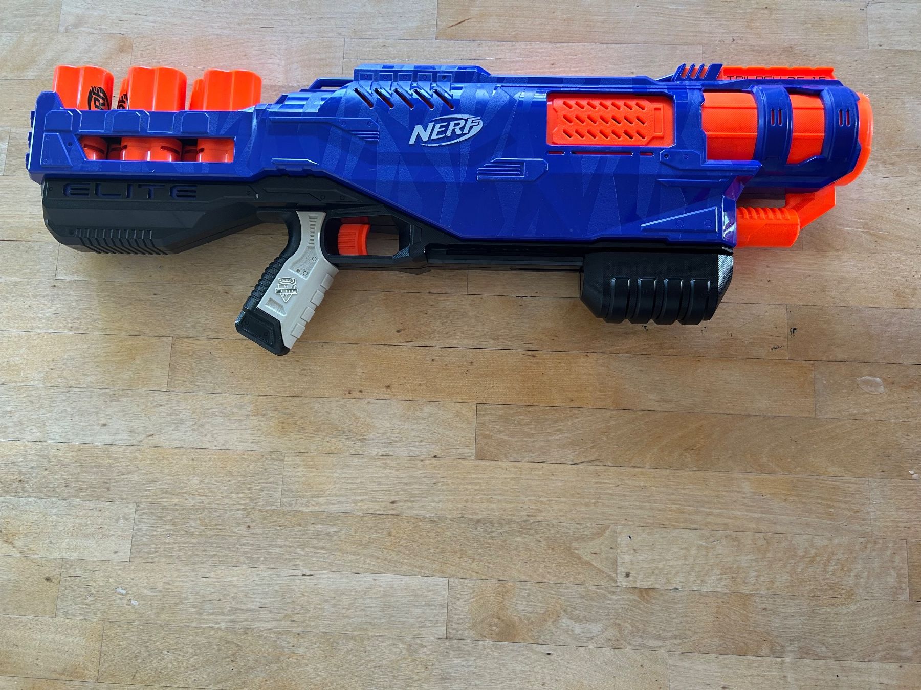 Nerf Spielzeuge: Pumpgun Elite Nerf – Gebraucht aus Einsiedeln von Riet80