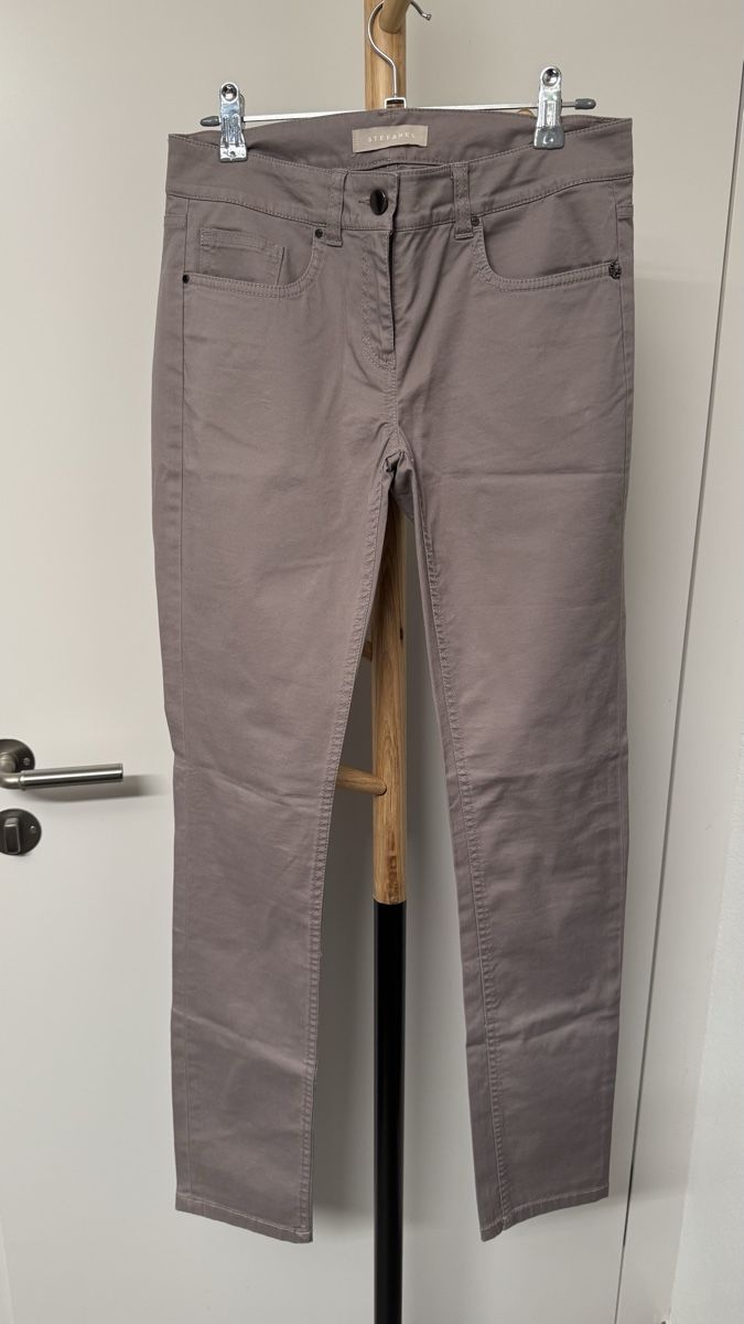 Pantaloni: Stefanel Chinos, Hose IT 40 / CH 36 – Nuovo (secondo la descrizione) da Zürich venduto da _luise_