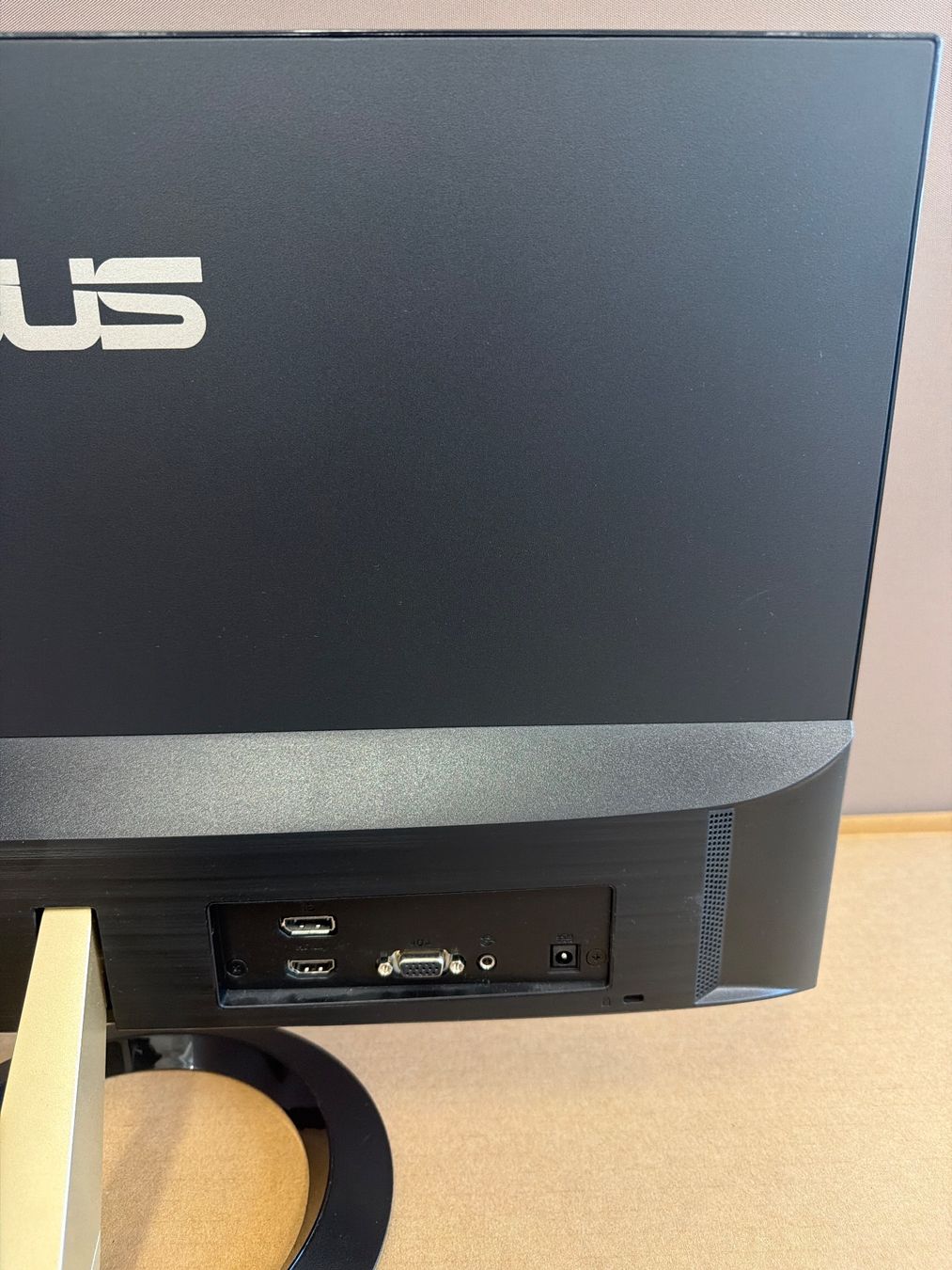 Asus Ecrans: ASUS VZ249Q 23.8" Monitor – D'occasion à Dietlikon par ComdatAG 4