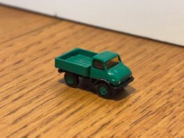 M1633: Lieferwagen mit Ladefläche, aus Metall (Spur N)