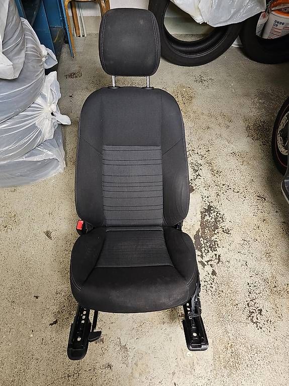 Tutti pezzi di ricambio auto: GLC W253 Stoffsitze komplett – Usato da Widen venduto da lubgo