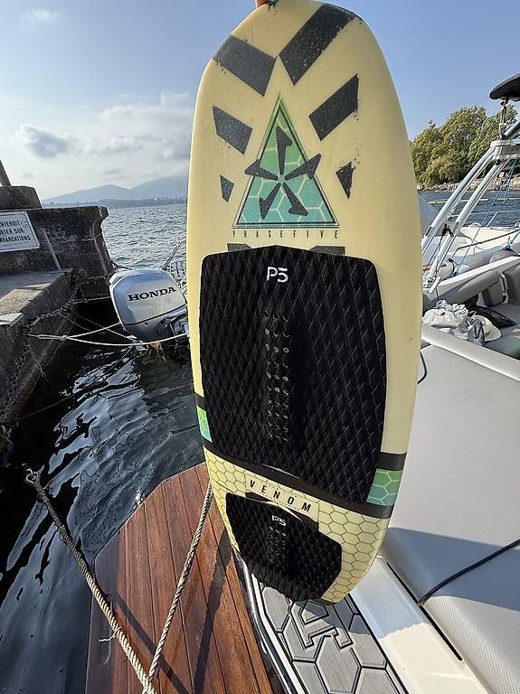 Surfboards & Schwimmbrette: Planche de wake surf Phasefive Venom – Gebraucht aus Vernier von pra_5kz9