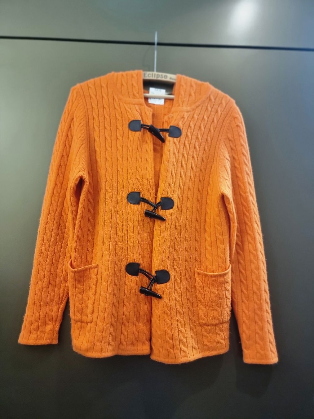 Giacche: bypack super Kaschmir Strickjacke mit Kaputze – Usato da Zürich venduto da ANU-AnimalsNeedUs