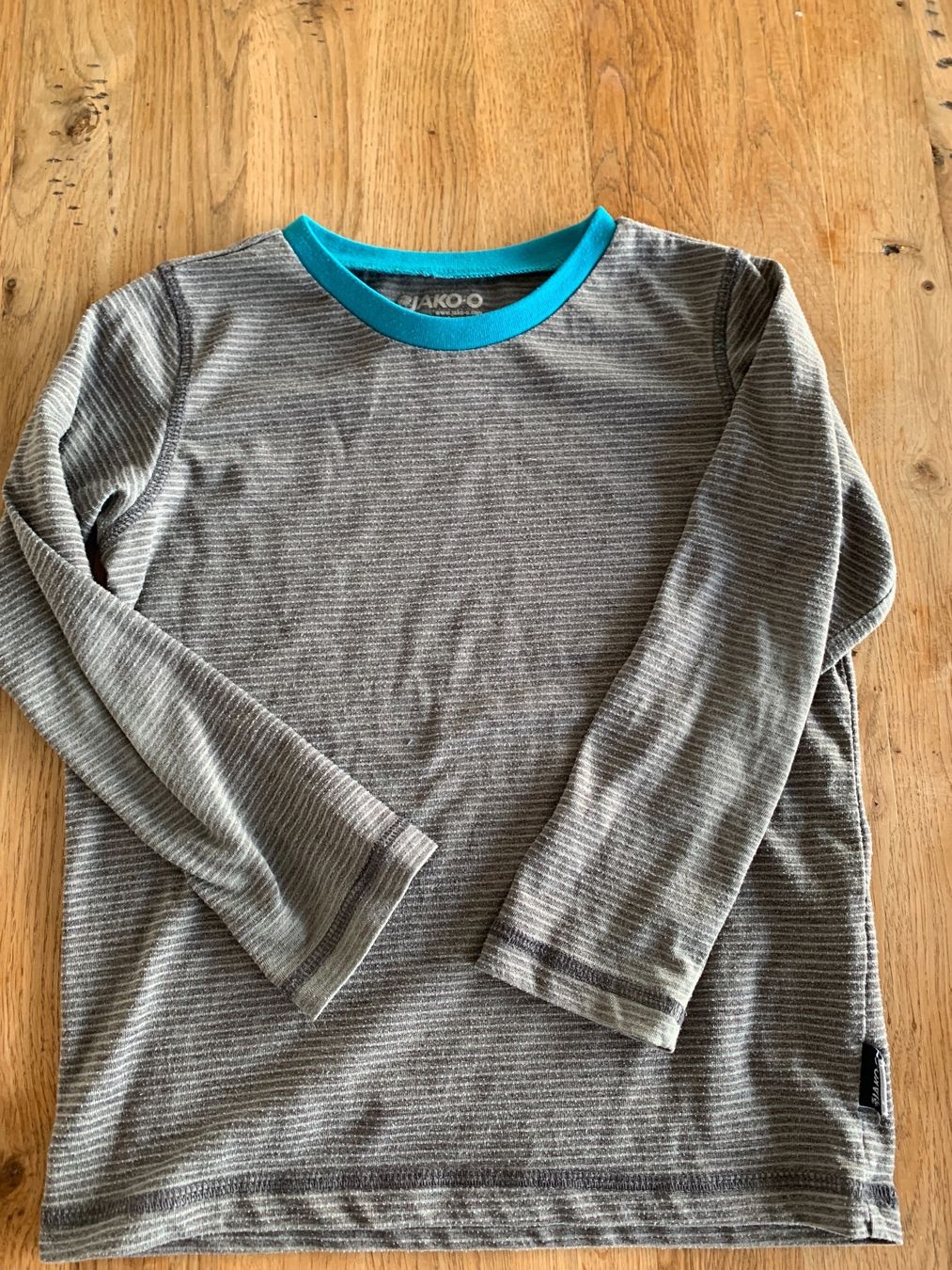 Lotti & Set di vestiti: 4 Langarmshirt Gr 104-110 – Usato da Zürich venduto da aniam 4