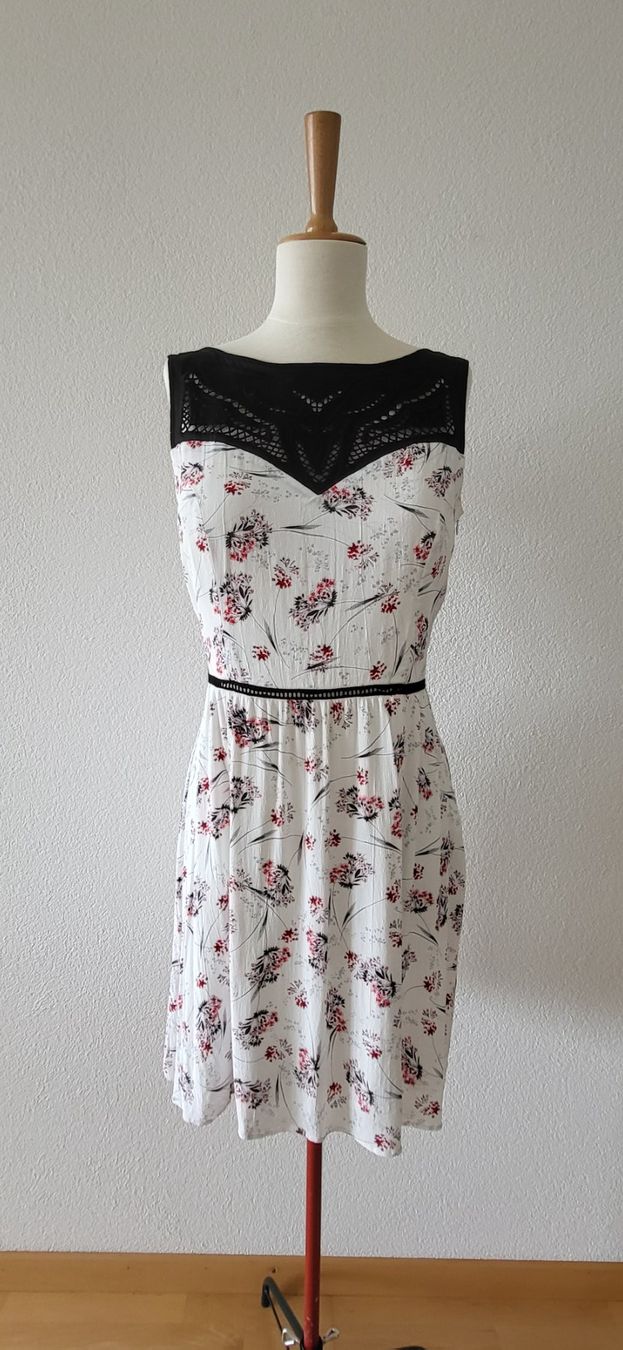 Nafnaf Vestiti: Sommerkleid – Usato da Bern venduto da jej_x92x