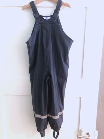 Gefütterte Regenhose mit Träger, Grösse 104