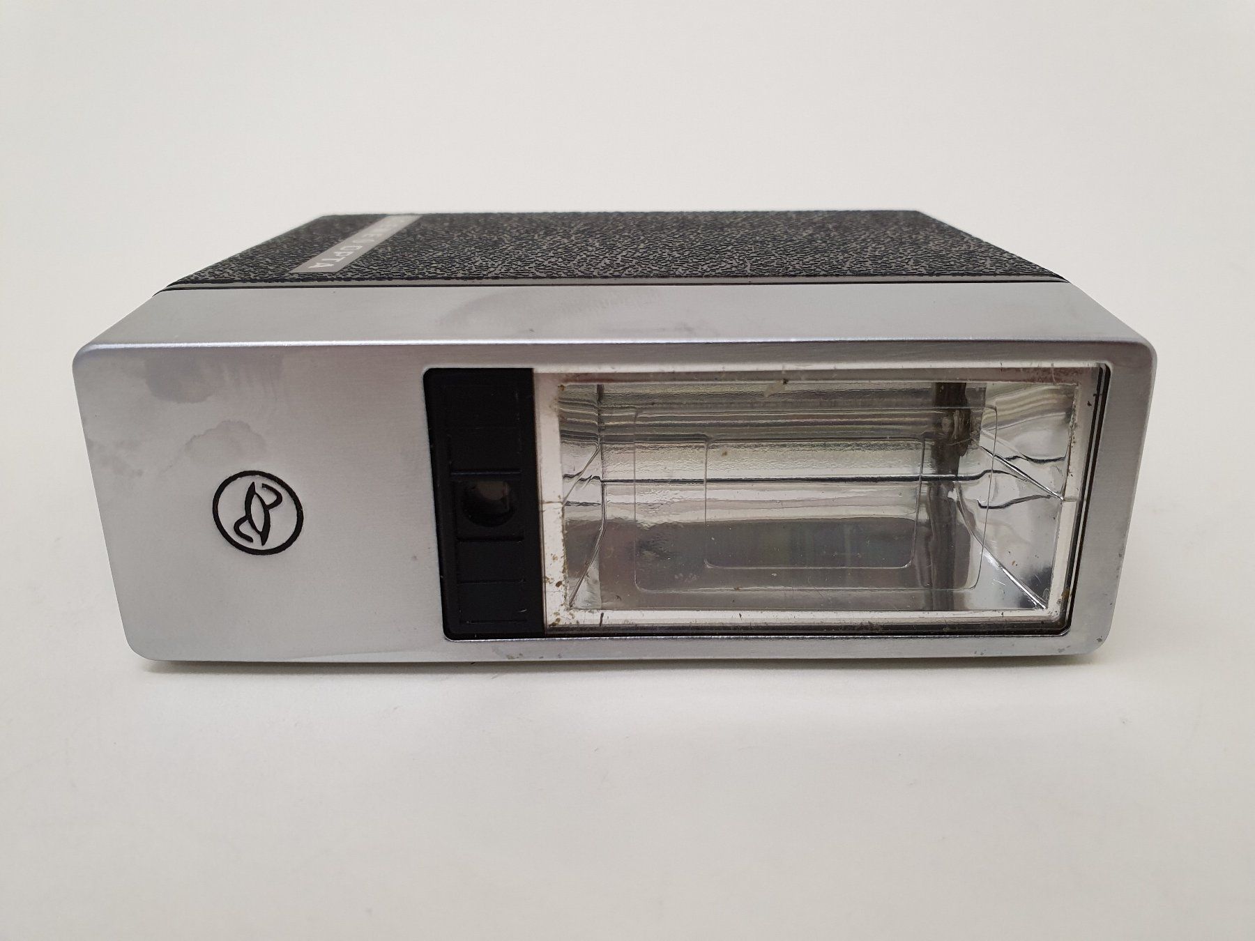 Flash: Vintage Blitzgerät LOEWE OPTATRON 530C - Schnäppchen! – Usato da Aegerten venduto da taxidermo 2