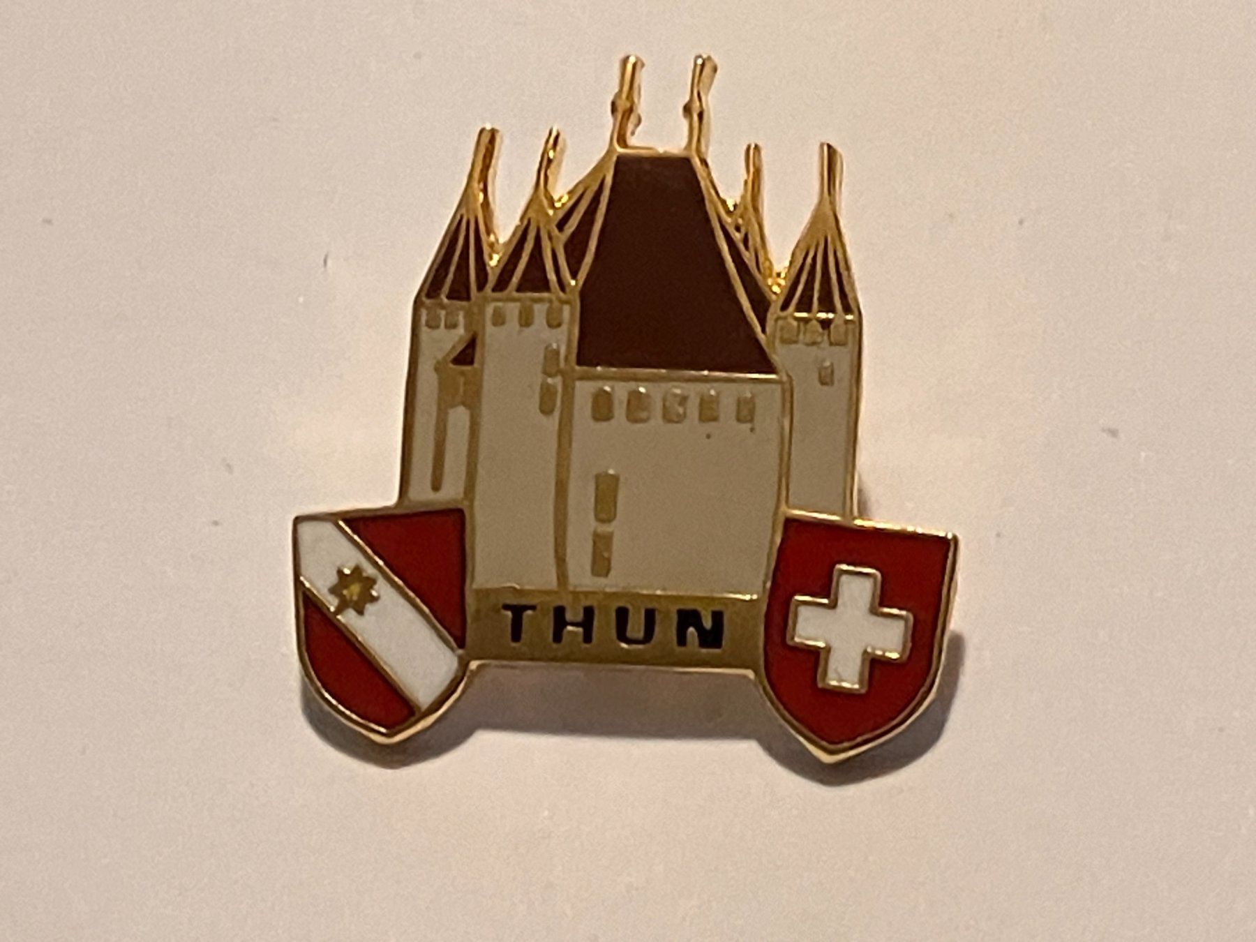 Placchette & Badge: 1 Pin Thun – Usato da Basel venduto da djwwpp