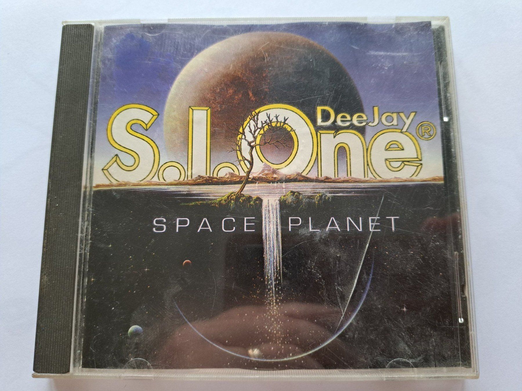 CDs: CD DeeJay S.I.One - Space Planet – Gebraucht aus Pully von bro_n52j