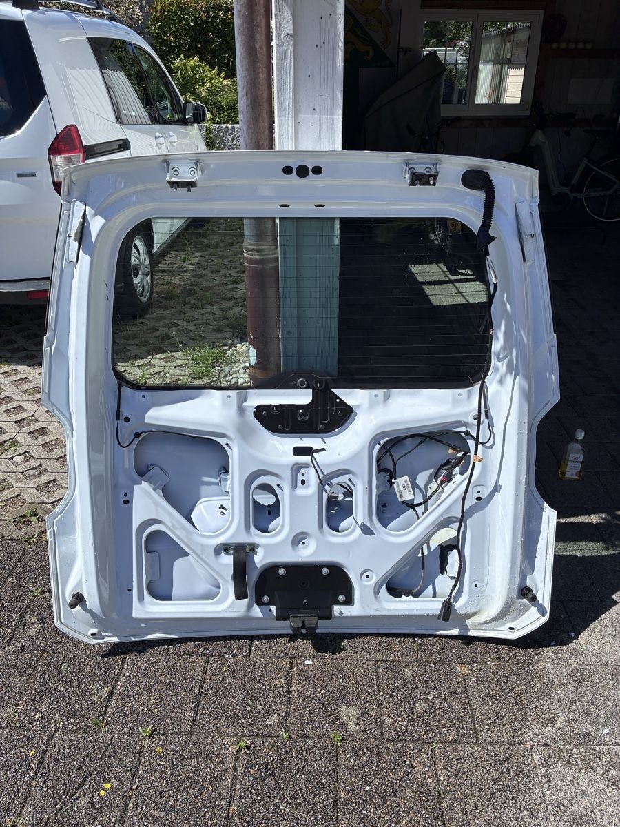 Ford Tutti i ricambio: Ford Transit Courier Heckklappe – Usato da Zihlschlacht venduto da ste_b2tp 2