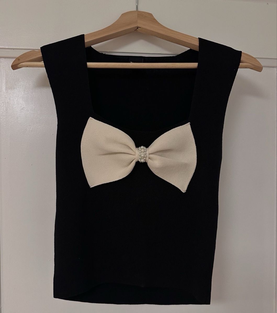 Zebra Top: SCHWARZES ÄRMELLOSES OBERTEIL MIT SCHLEIFE  – Nuovo (secondo la descrizione) da Zürich venduto da tam_lh9v