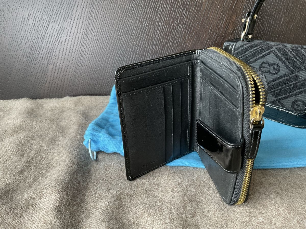 Escada Borse da donna: Escada Handbag Set Black Leather Gold Details Chic – Nuovo (secondo la descrizione) da Bäch SZ venduto da ValentinaKH 1