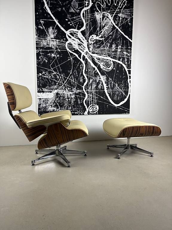 Poltrone: Lounge Chair mit Ottoman  Echtleder / Palisander – Nuovo e nell'imballaggio originale da Münchenstein venduto da AndreHaus