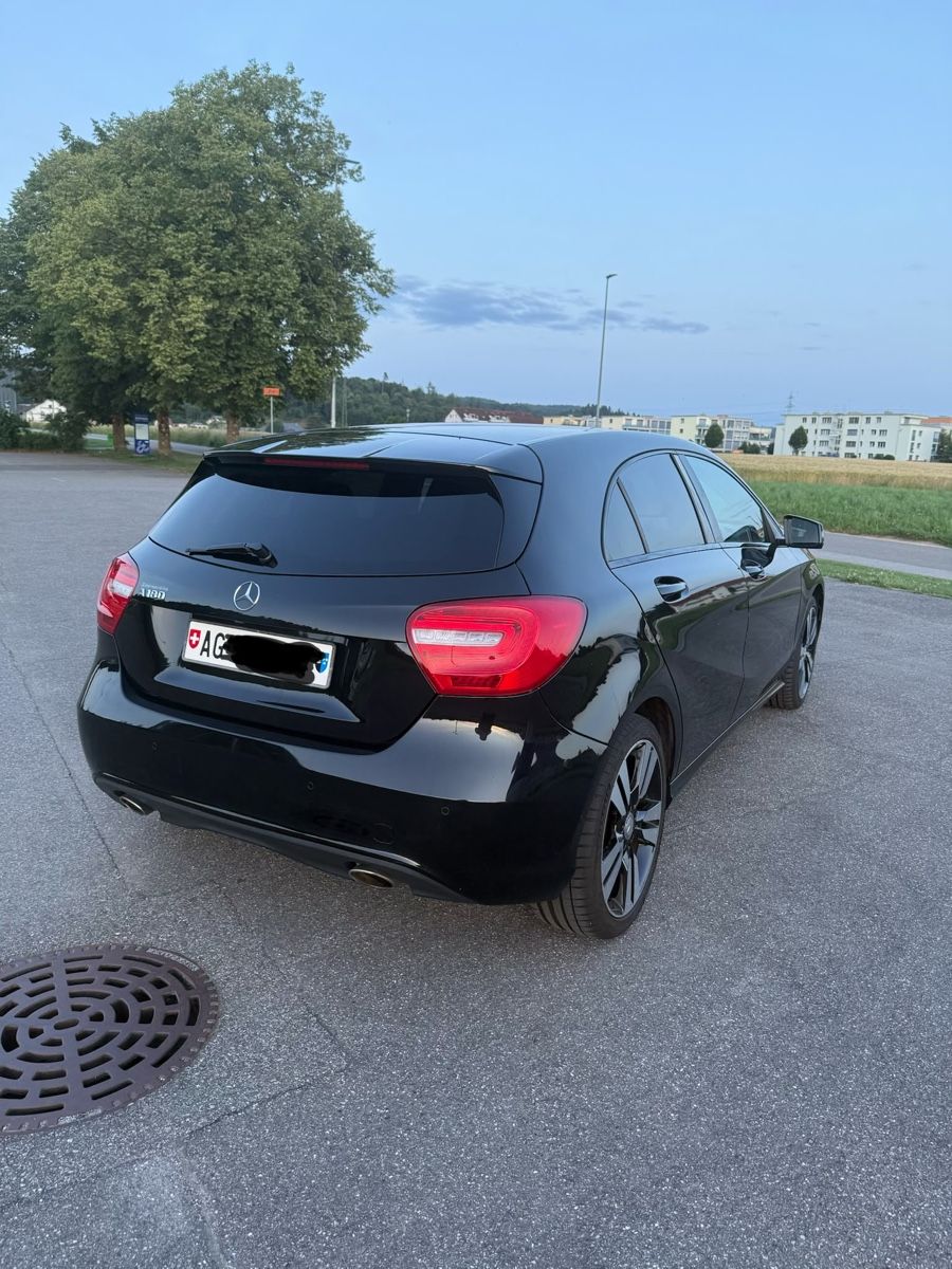 Mercedes-Benz Automobili: Mercede Benz A180 – Usato da Oftringen venduto da isi_9k79 5