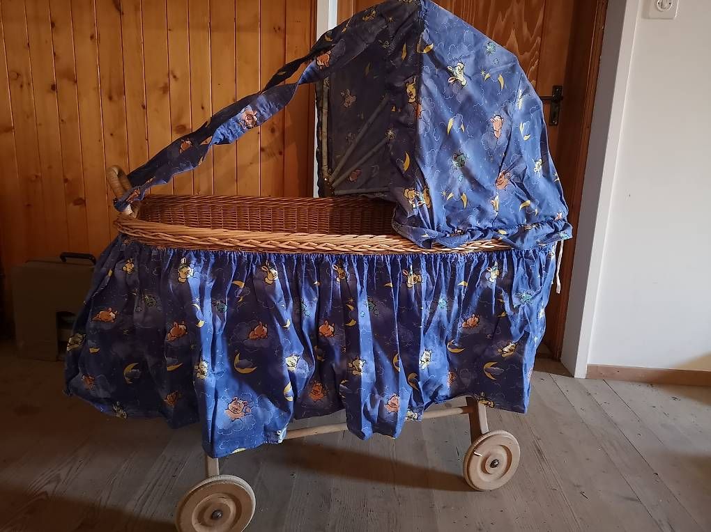 Wiegen & Stubenwagen: Antiker Baby Stubenwagen – Gebraucht aus Untersteckholz von Rocky_B