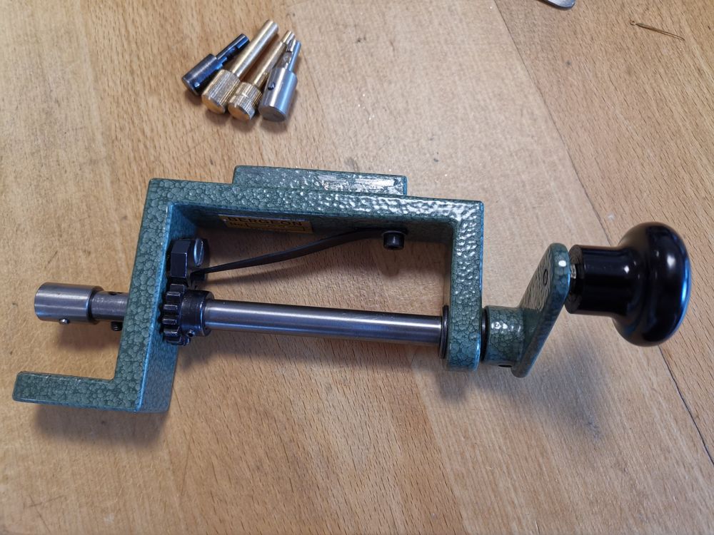Estrapade Bergeon simple en acier pour pendulerie | Kaufen auf Ricardo