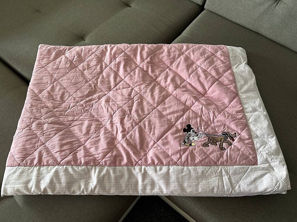 Couvertures: Walt Disney Small World Steppdecke – D'occasion à Stäfa par DearDarling