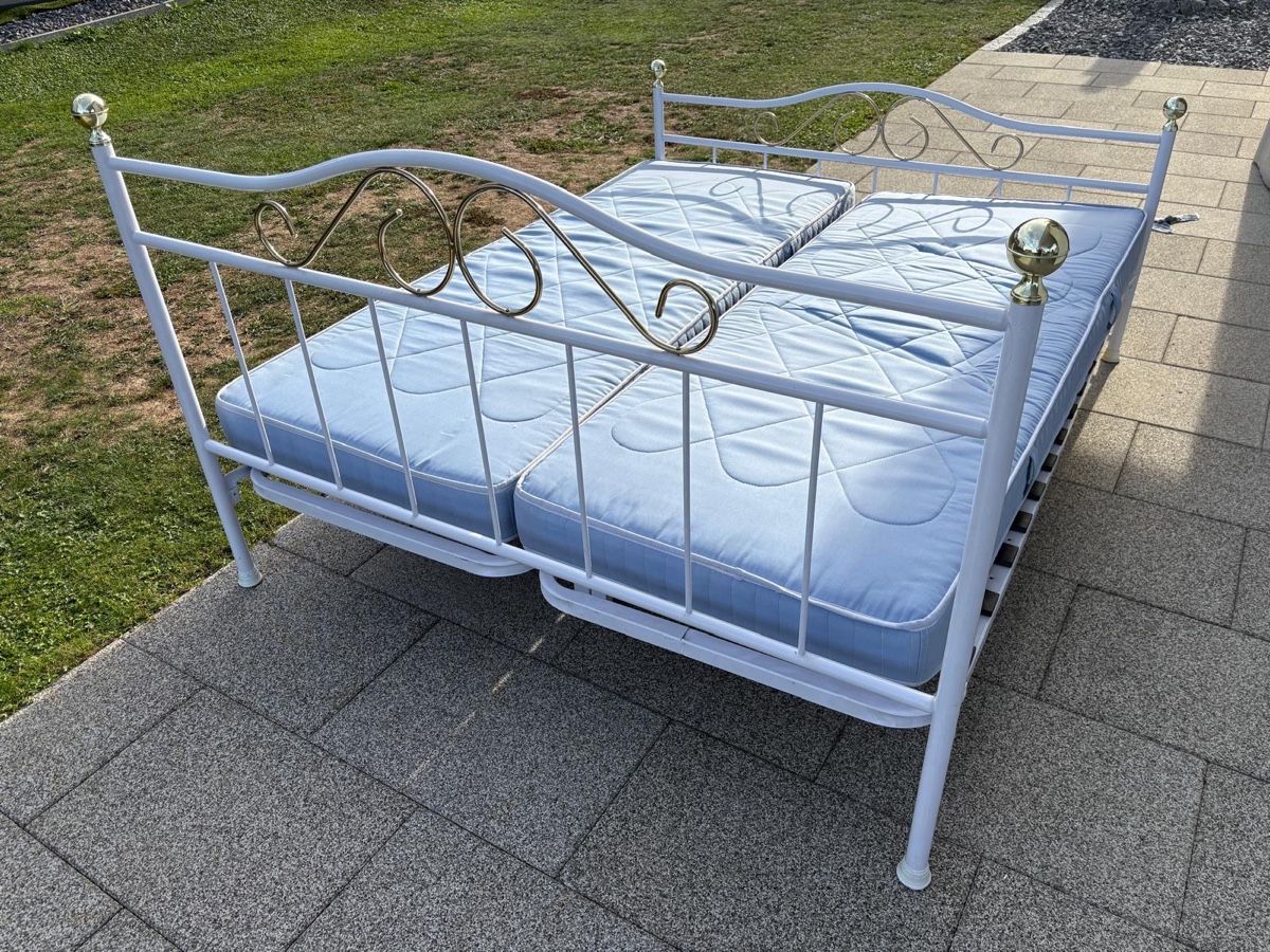 Betten: Doppelbett mit Matratzen – Gebraucht aus Rüdlingen von Schnoegli2007 2