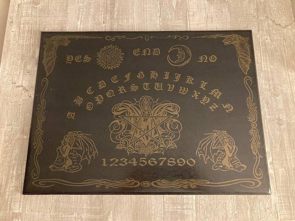 Articoli in legno: Ouija-Board (Hexenbrett) – Usato da Schwändi GL venduto da Blacklife