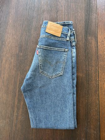 Levis 512