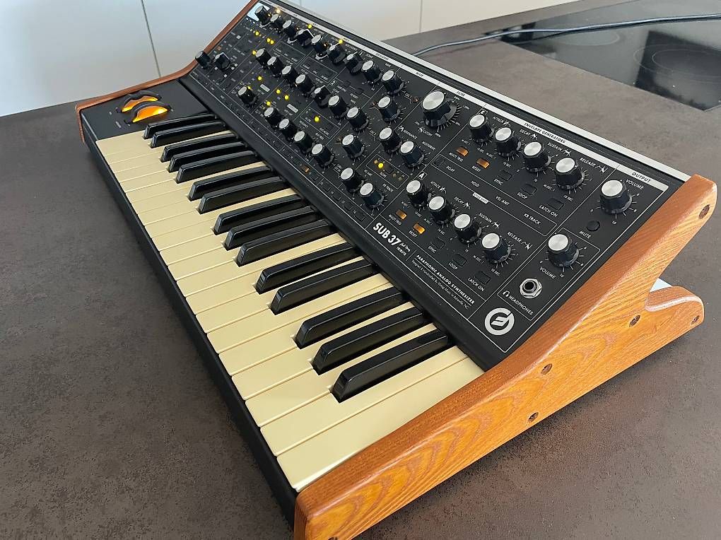 Moog Strumenti musicali: Moog Sub 37 - Bob Moog Tribute – Usato da Kaltbach venduto da Balmung02 3